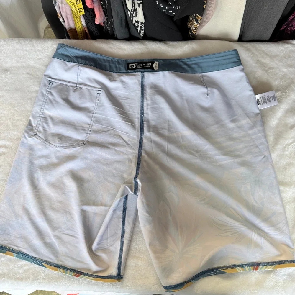 Salty Crew Ripple Blue Yellow Tropical Marlin Board‎ Shorts Size 36 Essential